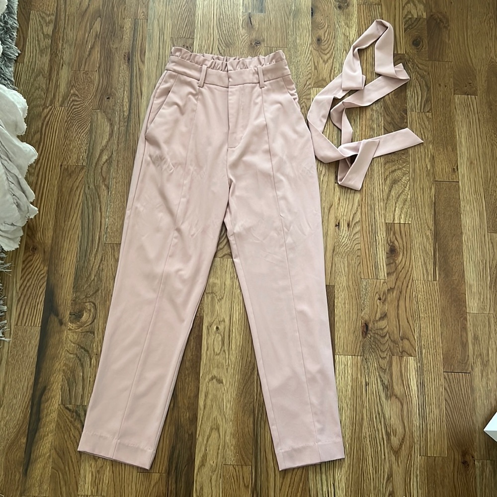 High rise cute dress pant with belt- lightly worn